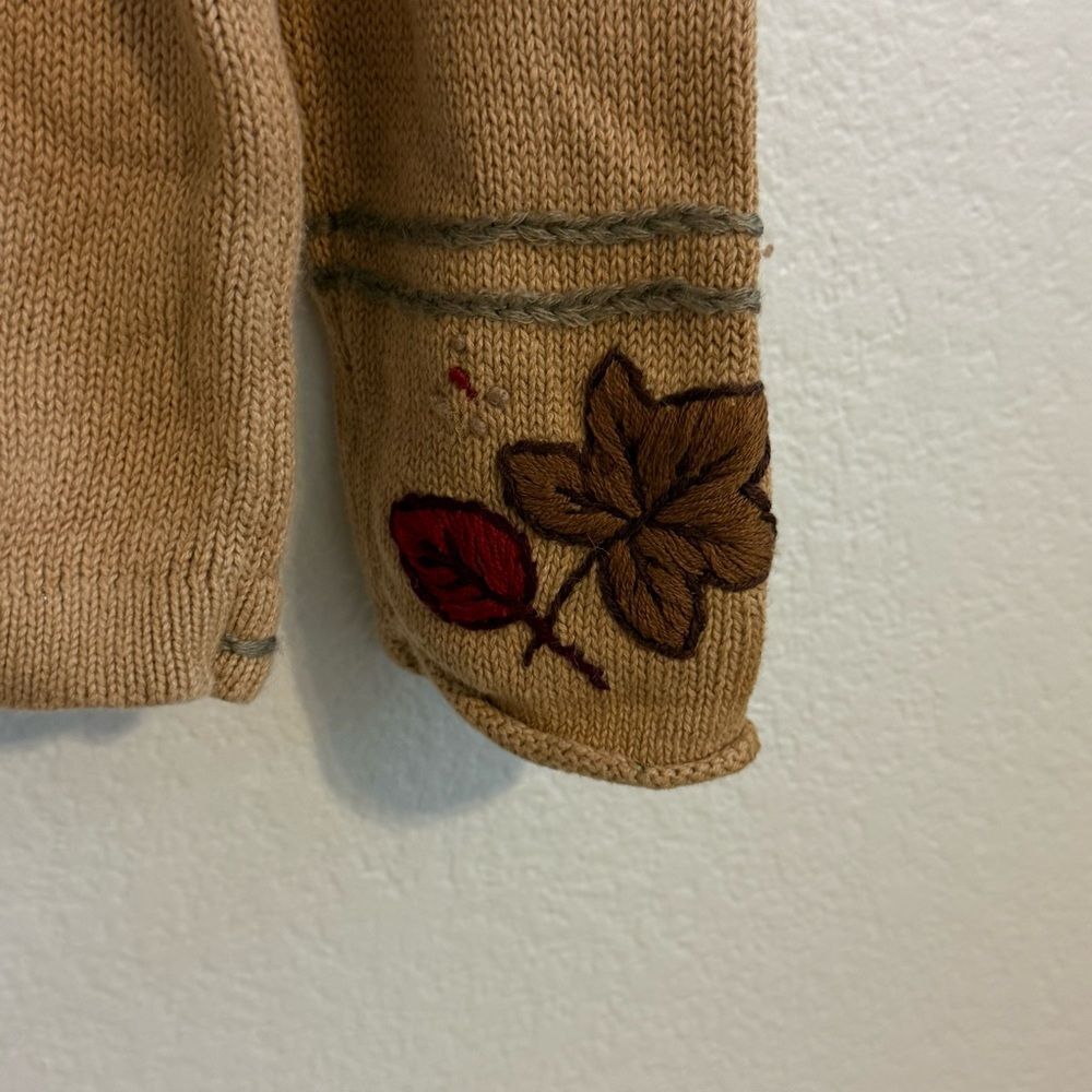 Leaf Patterned Sweater - Picture 6 of 6